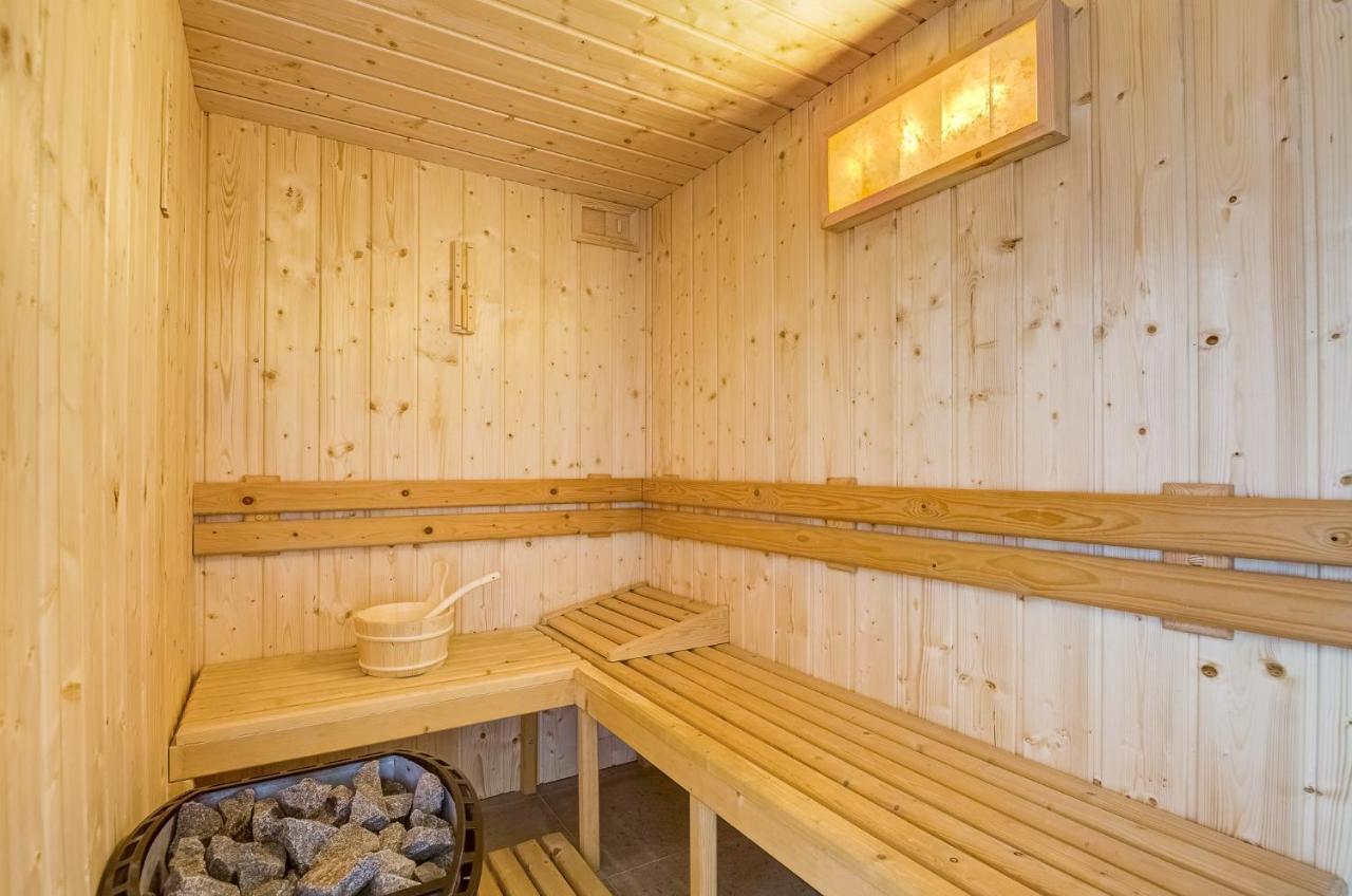Znamirowickachata Sauna Jacuzzi Spa Знаміровіце Екстер'єр фото